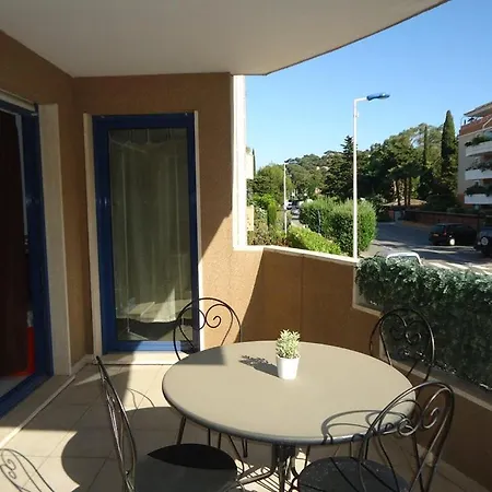 Joli 2 Pièces Climatisé Avec Terrasse Appartamento Cavalaire-sur-Mer